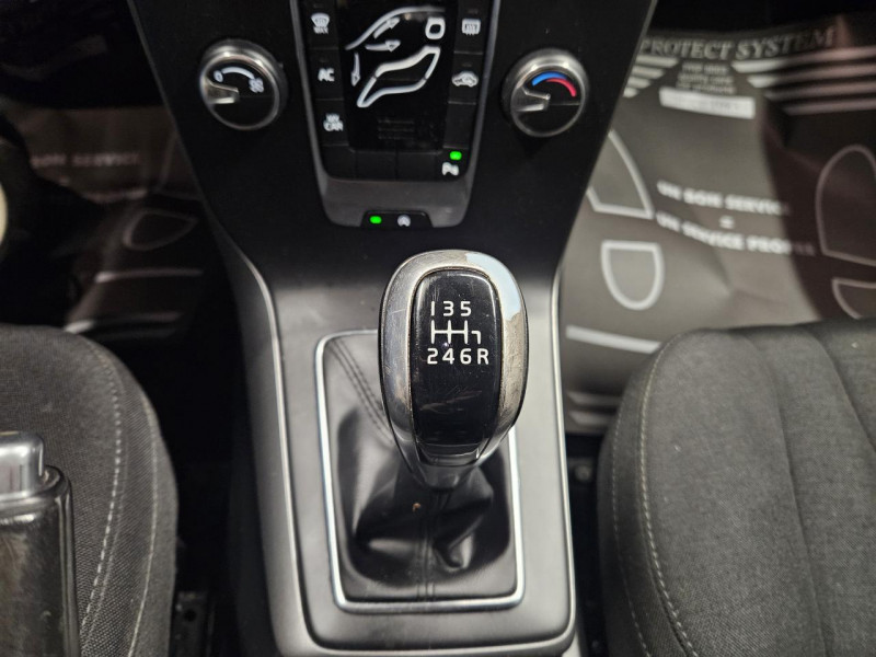 Photo 31 de l'offre de VOLVO V40  D2 2.0D 120 Momentum BVM6 à 12490€ chez MKP Distribution