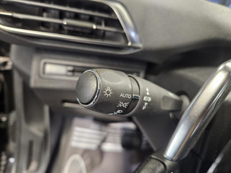 Photo 25 de l'offre de PEUGEOT 3008 1.5 HDi 130 EAT8 GT-LINE à 20490€ chez MKP Distribution