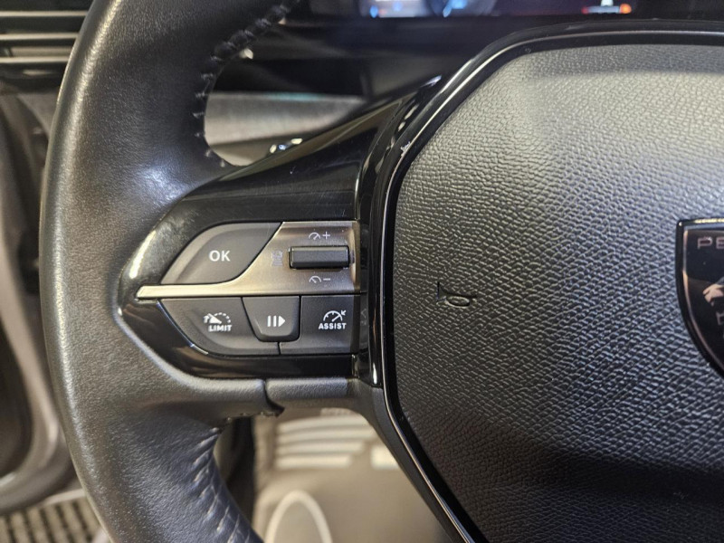 Photo 19 de l'offre de PEUGEOT 308 SW  1.5 BlueHDi 130 EAT8 Allure à 16490€ chez MKP Distribution