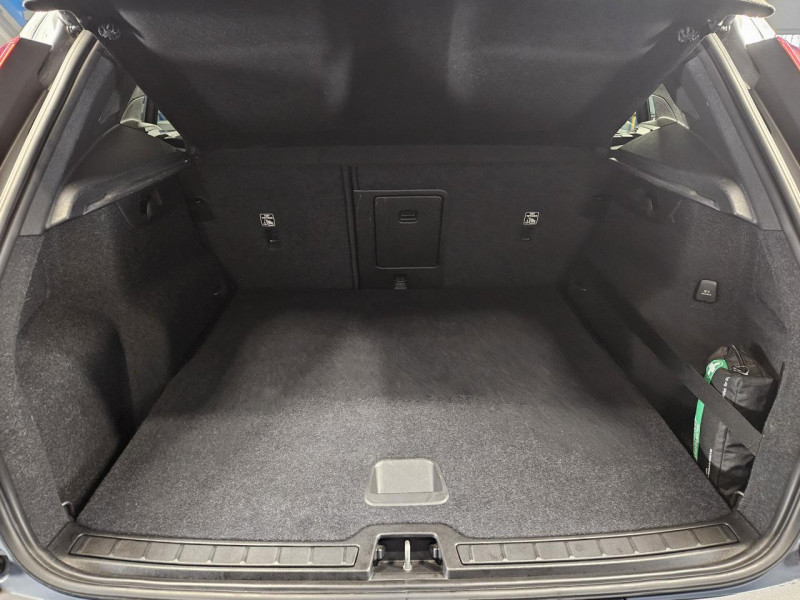 Photo 9 de l'offre de VOLVO XC40 2.0 D3 150 MOMENTUM BVA à 24490€ chez MKP Distribution