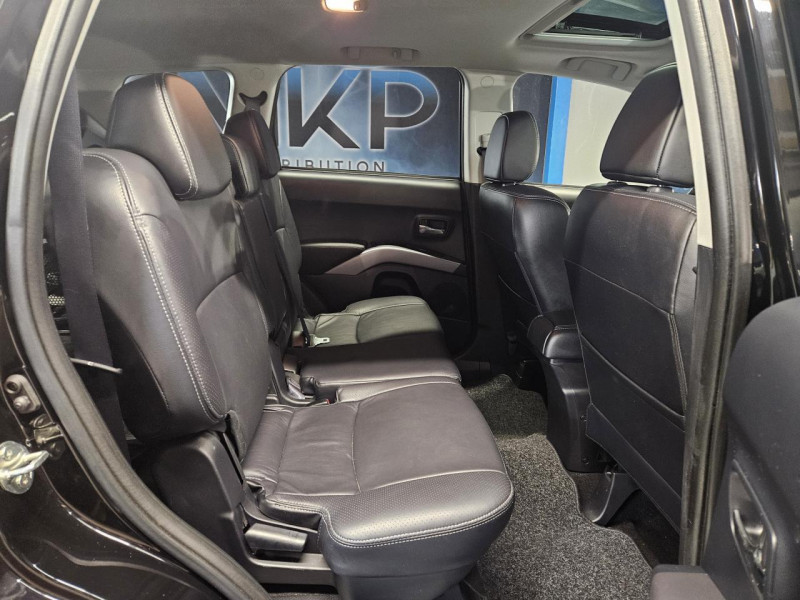 Photo 17 de l'offre de CITROEN C CROSSER 2.2 HDi 156 4WD Exclusive BVM 7 Places à 15490€ chez MKP Distribution