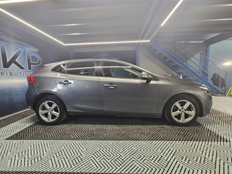 Photo 5 de l'offre de VOLVO V40  D2 2.0D 120 Momentum BVM6 à 12490€ chez MKP Distribution