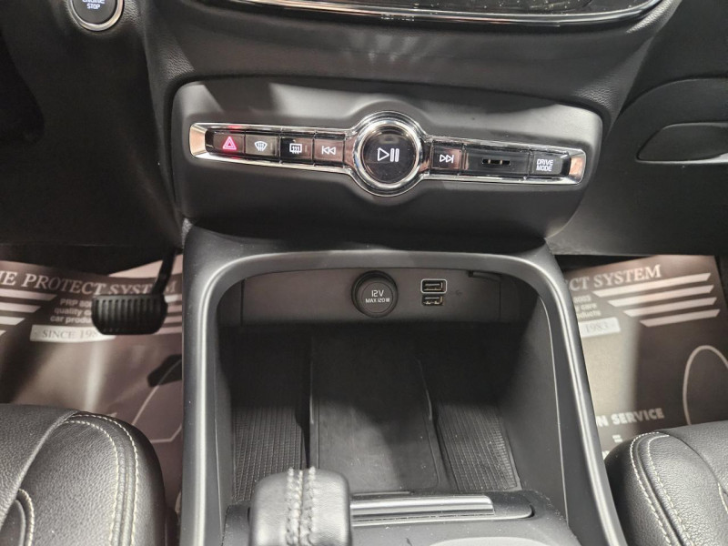 Photo 28 de l'offre de VOLVO XC40 2.0 D3 150 MOMENTUM BVA à 24490€ chez MKP Distribution