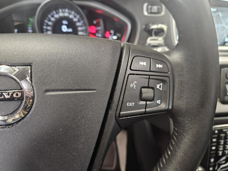 Photo 20 de l'offre de VOLVO V40  D2 2.0D 120 Momentum BVM6 à 12490€ chez MKP Distribution