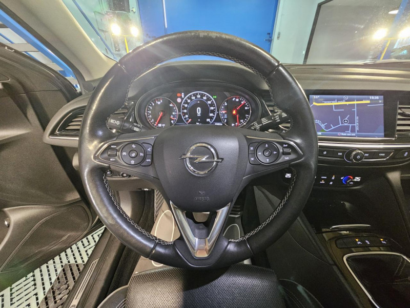 Photo 18 de l'offre de OPEL INSIGNIA Sports Tourer 1.5 Turbo 165 BVA6 Elite à 15990€ chez MKP Distribution