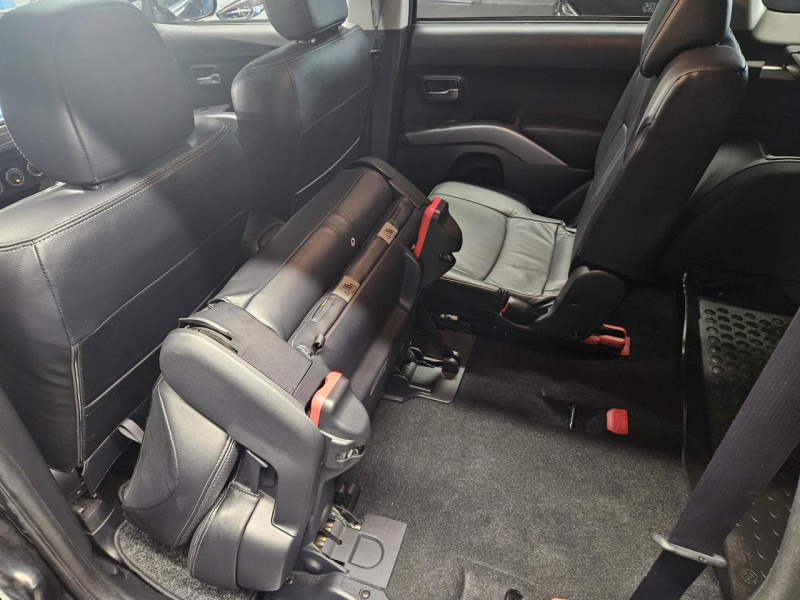 Photo 40 de l'offre de CITROEN C CROSSER 2.2 HDi 156 4WD Exclusive BVM 7 Places à 15490€ chez MKP Distribution