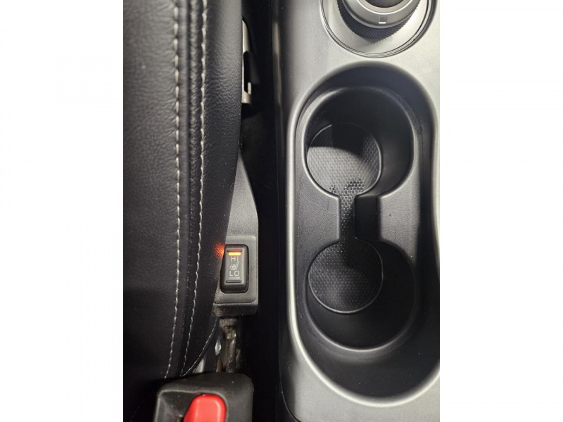 Photo 36 de l'offre de CITROEN C CROSSER 2.2 HDi 156 4WD Exclusive BVM 7 Places à 15490€ chez MKP Distribution