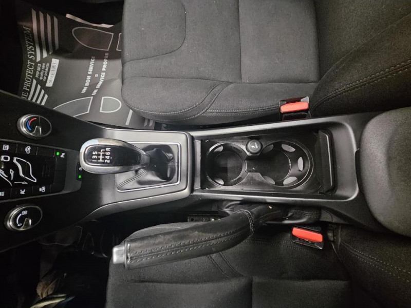 Photo 29 de l'offre de VOLVO V40  D2 2.0D 120 Momentum BVM6 à 12490€ chez MKP Distribution
