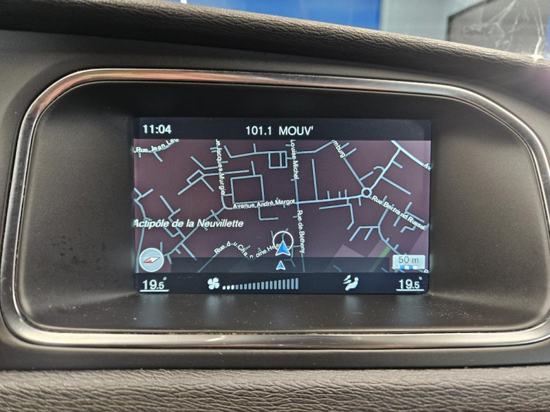 Photo 26 de l'offre de VOLVO V40  D2 2.0D 120 Momentum BVM6 à 12490€ chez MKP Distribution