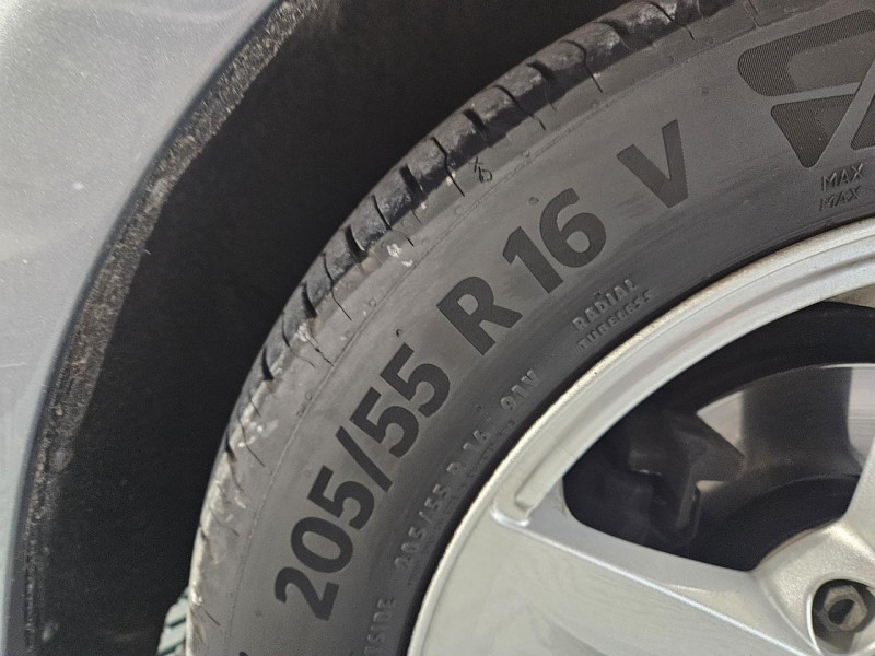 Photo 46 de l'offre de VOLVO V40  D2 2.0D 120 Momentum BVM6 à 12490€ chez MKP Distribution