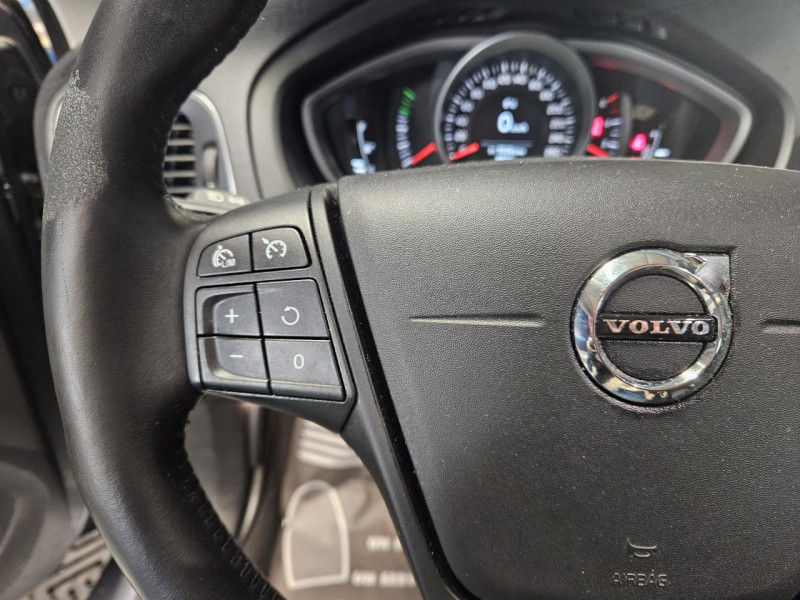 Photo 19 de l'offre de VOLVO V40  D2 2.0D 120 Momentum BVM6 à 12490€ chez MKP Distribution