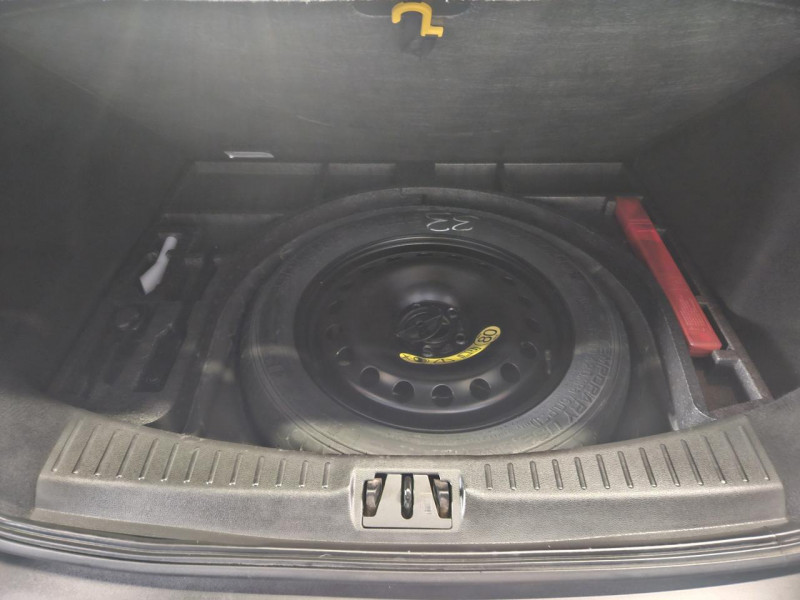 Photo 10 de l'offre de FORD KUGA 1.5 ECOBOOST 150 Titanium BVM à 13990€ chez MKP Distribution