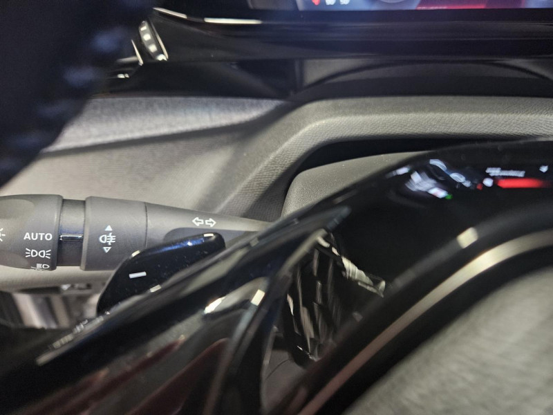 Photo 21 de l'offre de PEUGEOT 308 SW  1.5 BlueHDi 130 EAT8 Allure à 16490€ chez MKP Distribution