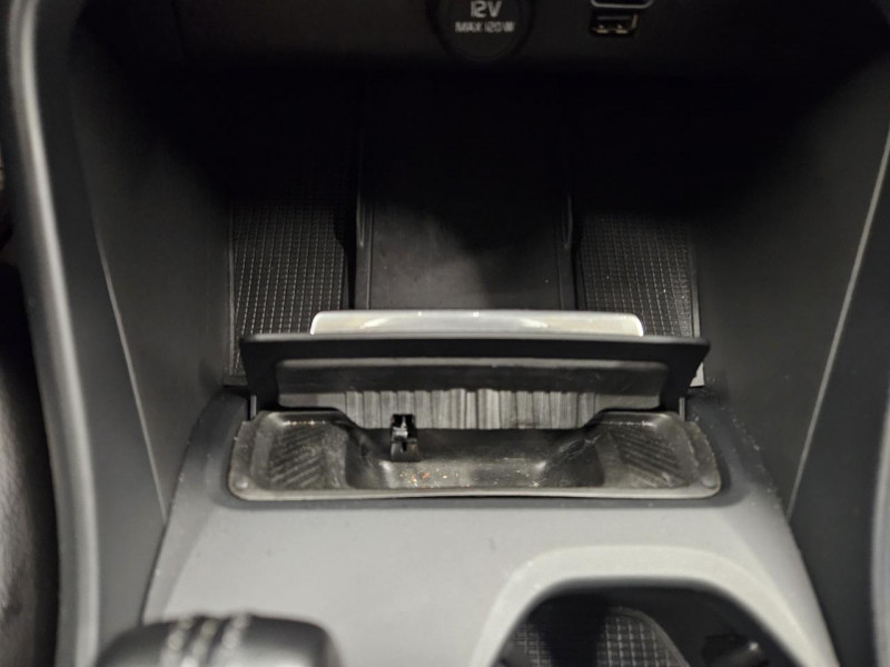 Photo 29 de l'offre de VOLVO XC40 2.0 D3 150 MOMENTUM BVA à 24490€ chez MKP Distribution