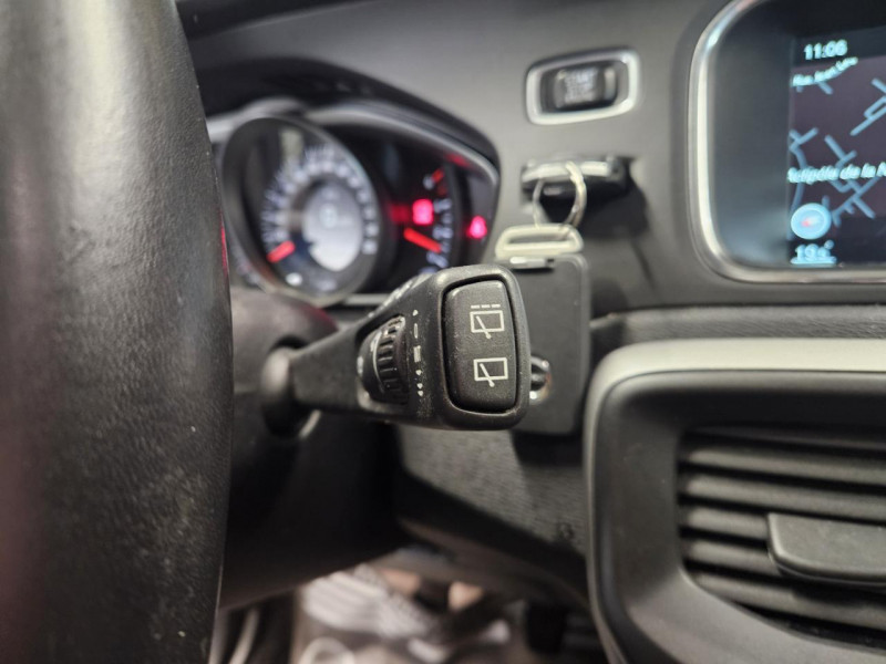 Photo 24 de l'offre de VOLVO V40  D2 2.0D 120 Momentum BVM6 à 12490€ chez MKP Distribution