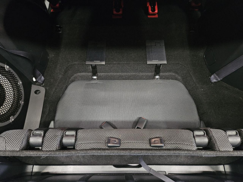 Photo 12 de l'offre de CITROEN C CROSSER 2.2 HDi 156 4WD Exclusive BVM 7 Places à 15490€ chez MKP Distribution