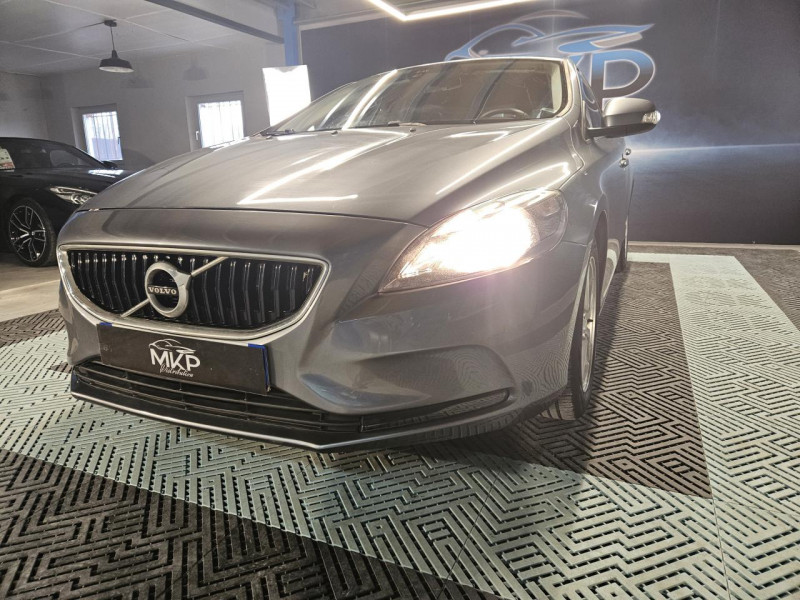 Photo 50 de l'offre de VOLVO V40  D2 2.0D 120 Momentum BVM6 à 12490€ chez MKP Distribution