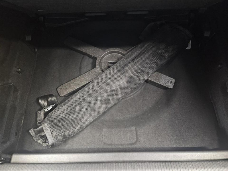 Photo 10 de l'offre de PEUGEOT 308 SW  1.5 BlueHDi 130 EAT8 Allure à 16490€ chez MKP Distribution