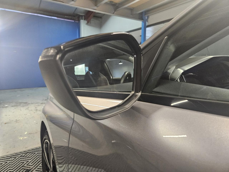 Photo 44 de l'offre de PEUGEOT 308 SW  1.5 BlueHDi 130 EAT8 Allure à 16490€ chez MKP Distribution