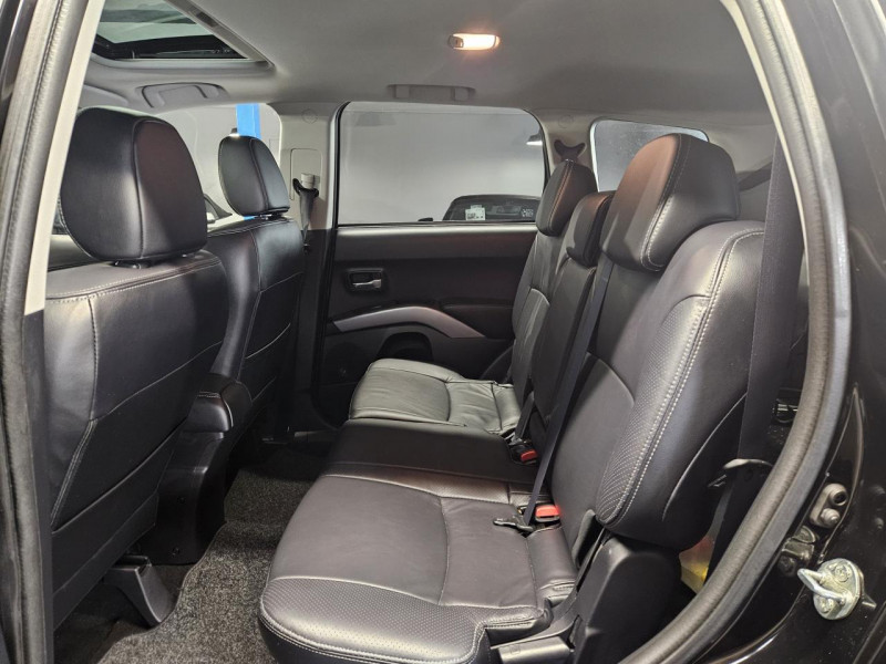 Photo 18 de l'offre de CITROEN C CROSSER 2.2 HDi 156 4WD Exclusive BVM 7 Places à 15490€ chez MKP Distribution