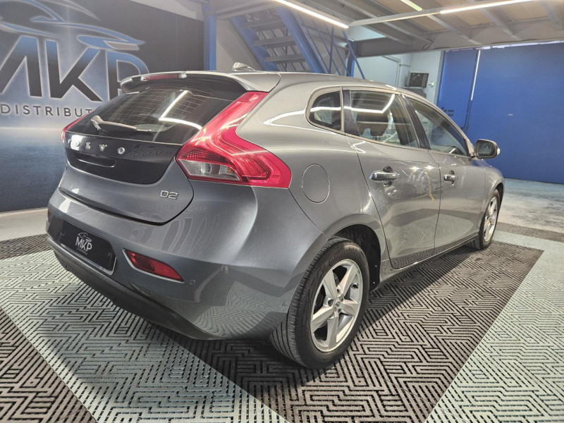 Photo 6 de l'offre de VOLVO V40  D2 2.0D 120 Momentum BVM6 à 12490€ chez MKP Distribution