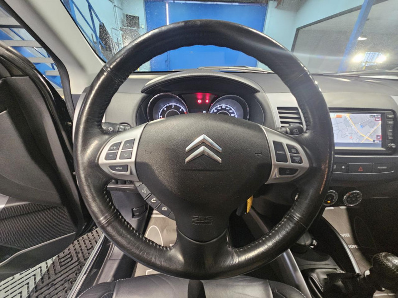 Photo 21 de l'offre de CITROEN C CROSSER 2.2 HDi 156 4WD Exclusive BVM 7 Places à 15490€ chez MKP Distribution