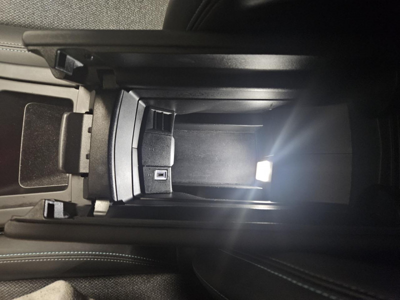 Photo 35 de l'offre de PEUGEOT 308 SW  1.5 BlueHDi 130 EAT8 Allure à 16490€ chez MKP Distribution