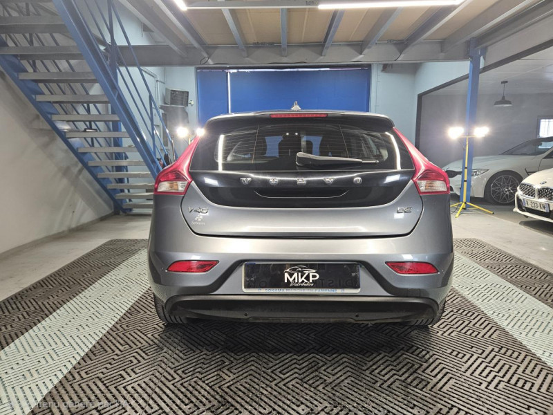 Photo 4 de l'offre de VOLVO V40  D2 2.0D 120 Momentum BVM6 à 12490€ chez MKP Distribution