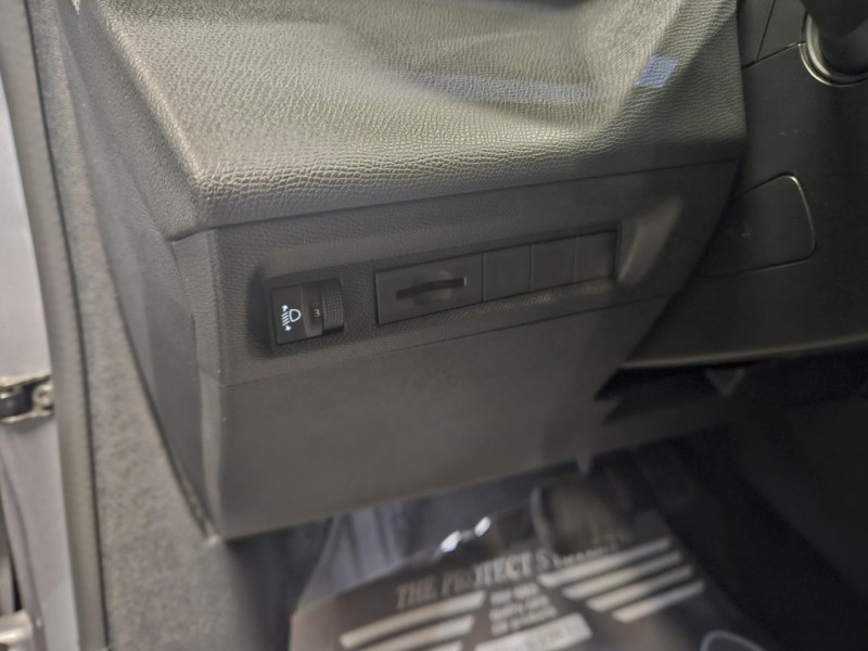 Photo 25 de l'offre de PEUGEOT 308 SW  1.5 BlueHDi 130 EAT8 Allure à 16490€ chez MKP Distribution