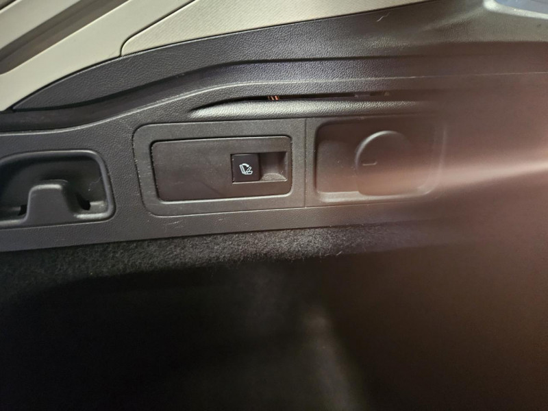 Photo 42 de l'offre de OPEL INSIGNIA Sports Tourer 1.5 Turbo 165 BVA6 Elite à 15990€ chez MKP Distribution