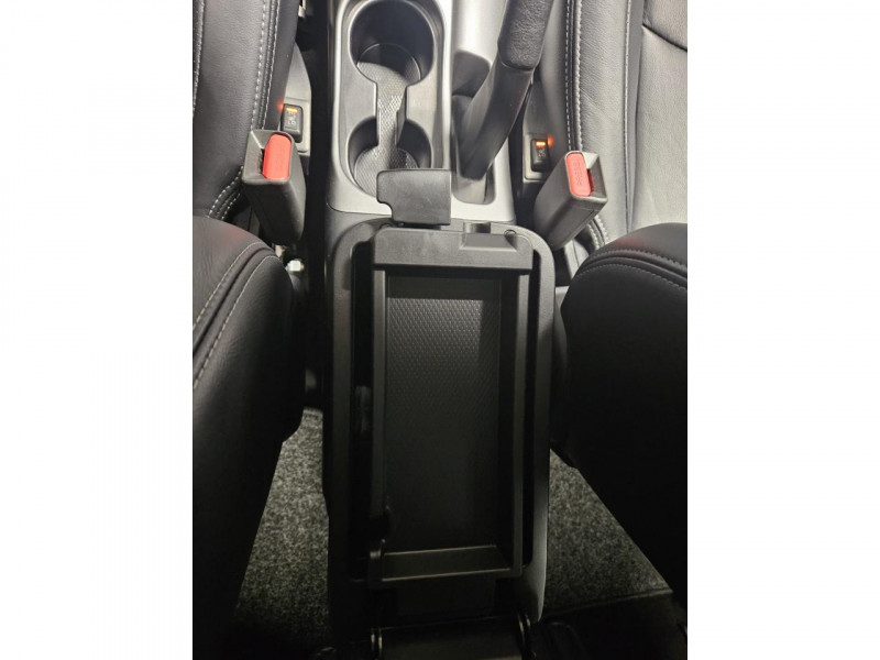 Photo 39 de l'offre de CITROEN C CROSSER 2.2 HDi 156 4WD Exclusive BVM 7 Places à 15490€ chez MKP Distribution