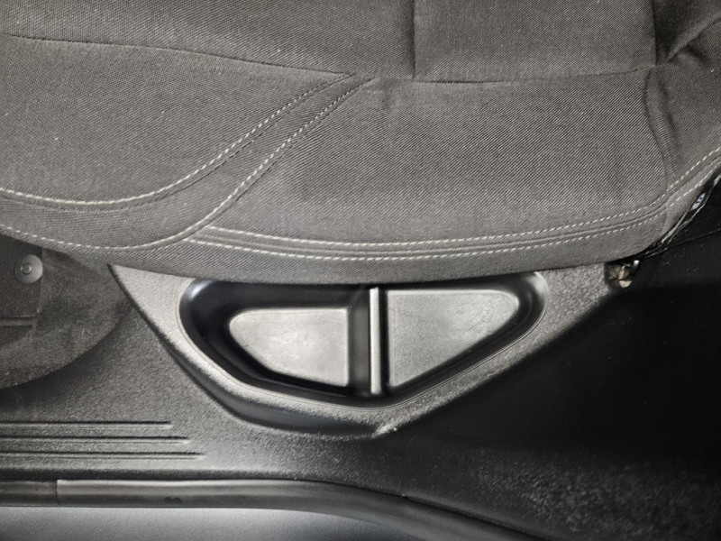 Photo 34 de l'offre de VOLVO V40  D2 2.0D 120 Momentum BVM6 à 12490€ chez MKP Distribution