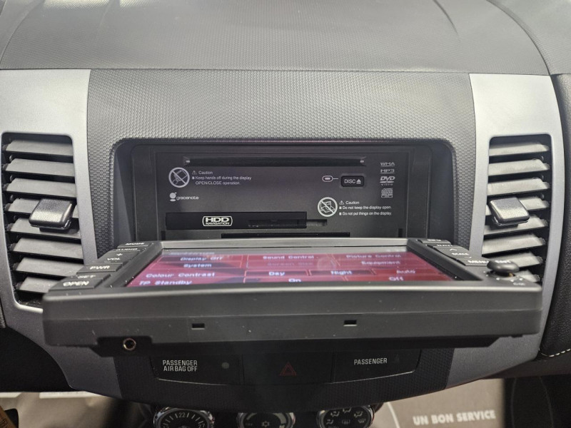 Photo 31 de l'offre de CITROEN C CROSSER 2.2 HDi 156 4WD Exclusive BVM 7 Places à 15490€ chez MKP Distribution