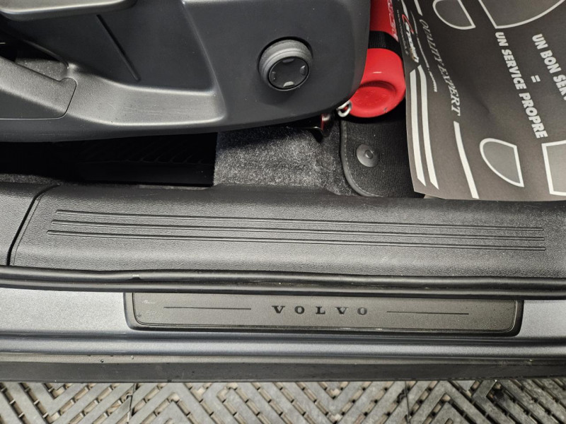 Photo 43 de l'offre de VOLVO XC40 2.0 D3 150 MOMENTUM BVA à 24490€ chez MKP Distribution
