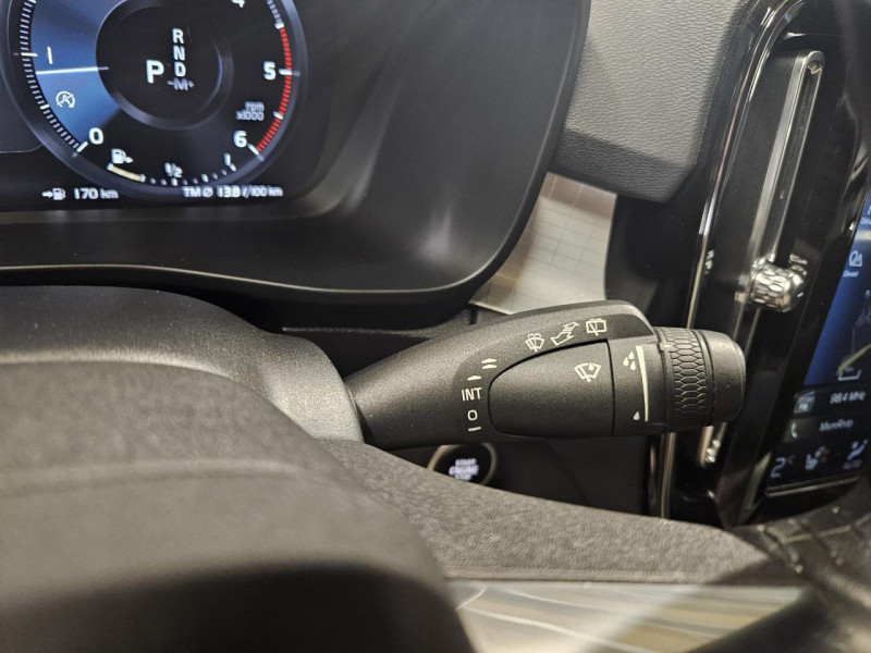 Photo 22 de l'offre de VOLVO XC40 2.0 D3 150 MOMENTUM BVA à 24990€ chez MKP Distribution