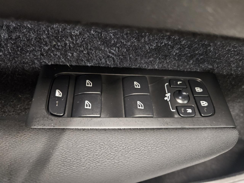 Photo 49 de l'offre de VOLVO XC40 2.0 D3 150 MOMENTUM BVA à 24990€ chez MKP Distribution