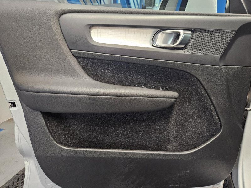 Photo 48 de l'offre de VOLVO XC40 2.0 D3 150 MOMENTUM BVA à 24990€ chez MKP Distribution