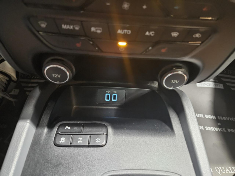 Photo 33 de l'offre de FORD RANGER DOUBLE CABINE 3.2 TDCi 200 4X4 WILDTRAK BVA à 31990€ chez MKP Distribution