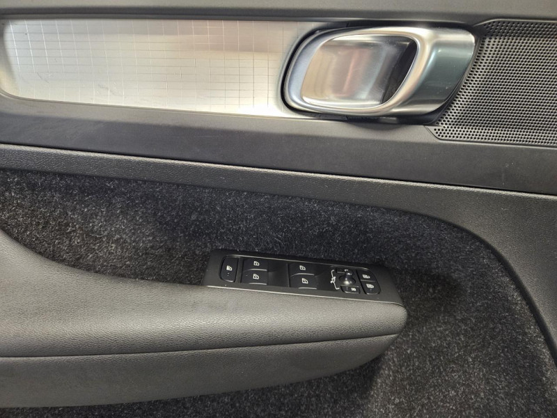 Photo 50 de l'offre de VOLVO XC40 2.0 D3 150 MOMENTUM BVA à 24990€ chez MKP Distribution