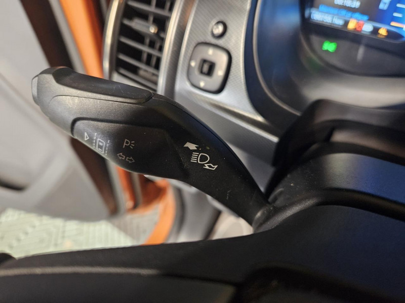 Photo 22 de l'offre de FORD RANGER DOUBLE CABINE 3.2 TDCi 200 4X4 WILDTRAK BVA à 31990€ chez MKP Distribution