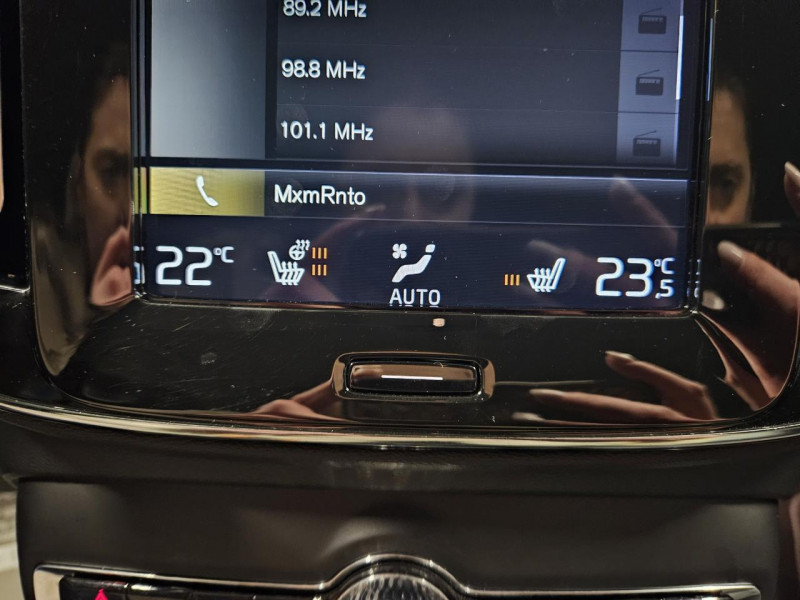 Photo 28 de l'offre de VOLVO XC40 2.0 D3 150 MOMENTUM BVA à 24990€ chez MKP Distribution