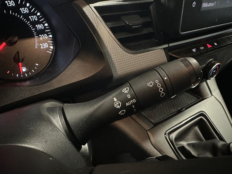 Photo 20 de l'offre de RENAULT KANGOO EXPRESS BLUE DCi 95 CONFORT - 11658e HT - TVA à 13990€ chez MKP Distribution