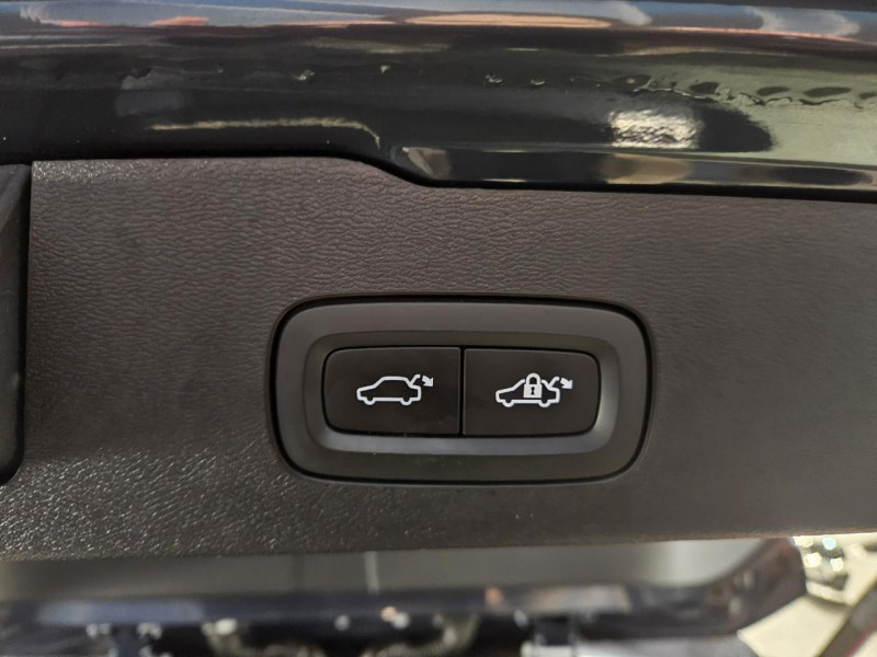 Photo 41 de l'offre de VOLVO V60 2.0 D3 150 R-Design BVA à 27990€ chez MKP Distribution