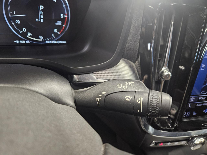 Photo 22 de l'offre de VOLVO V60 2.0 D3 150 R-Design BVA à 27990€ chez MKP Distribution