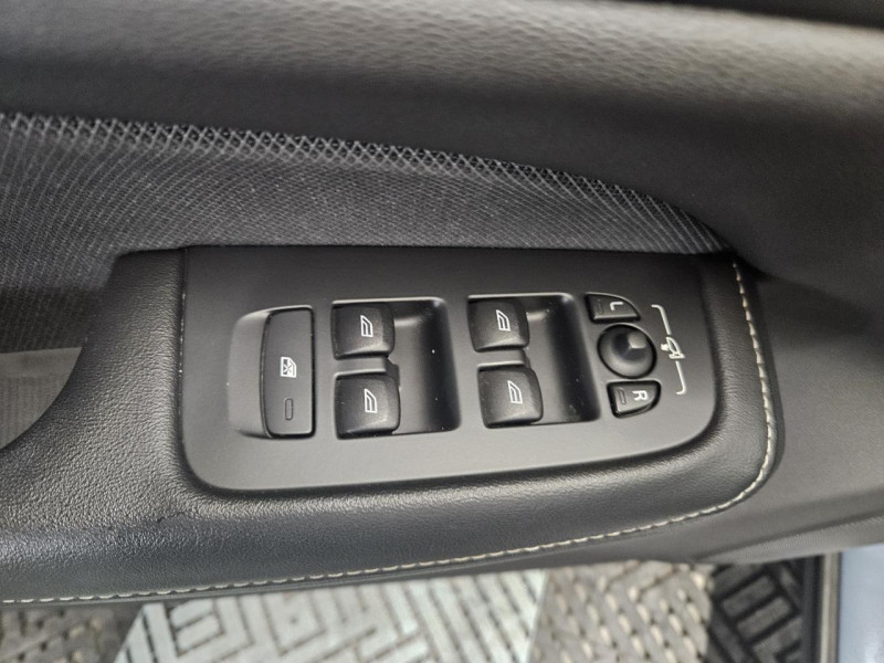 Photo 48 de l'offre de VOLVO V60 2.0 D3 150 R-Design BVA à 27990€ chez MKP Distribution