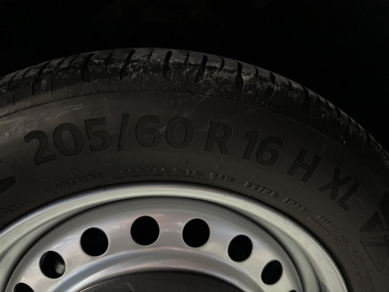 Photo 37 de l'offre de RENAULT KANGOO EXPRESS BLUE DCi 95 CONFORT - 11658e HT - TVA à 13990€ chez MKP Distribution