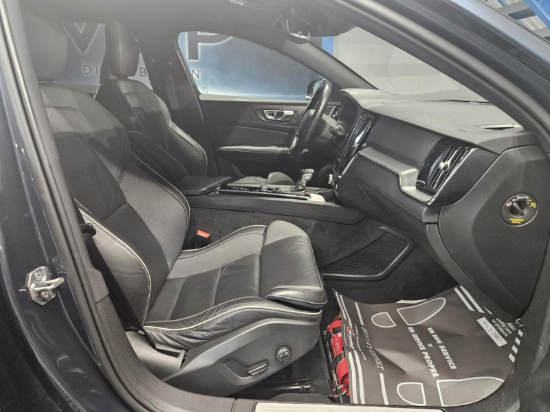 Photo 14 de l'offre de VOLVO V60 2.0 D3 150 R-Design BVA à 27990€ chez MKP Distribution