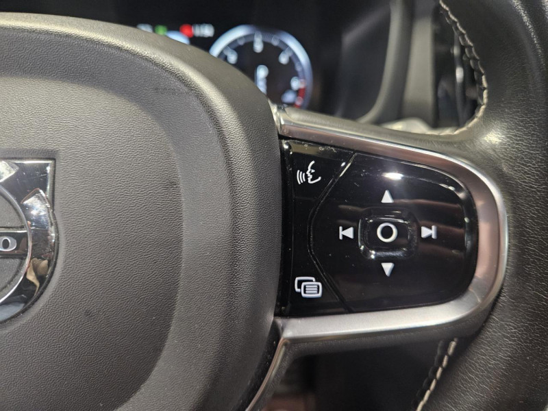 Photo 20 de l'offre de VOLVO V60 2.0 D3 150 R-Design BVA à 27990€ chez MKP Distribution