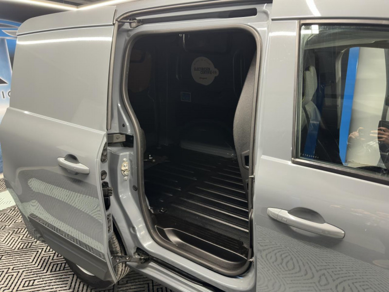 Photo 7 de l'offre de RENAULT KANGOO EXPRESS BLUE DCi 95 CONFORT - 11658e HT - TVA à 13990€ chez MKP Distribution