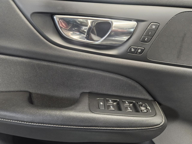 Photo 49 de l'offre de VOLVO V60 2.0 D3 150 R-Design BVA à 27990€ chez MKP Distribution